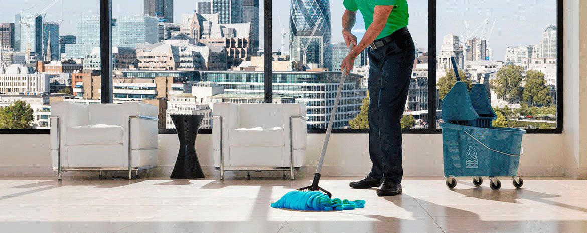 The Role of Day Porters in Maintaining Cleanliness in Retail Spaces